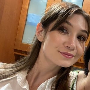 Meet your Posher, Pam